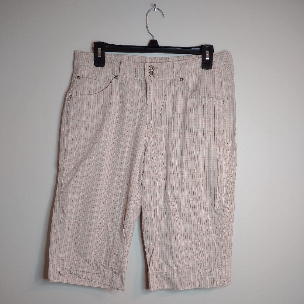 Bandolinoblu Women's Tan/Plaid Capri Shorts 5 pockets Size 10 green/orange